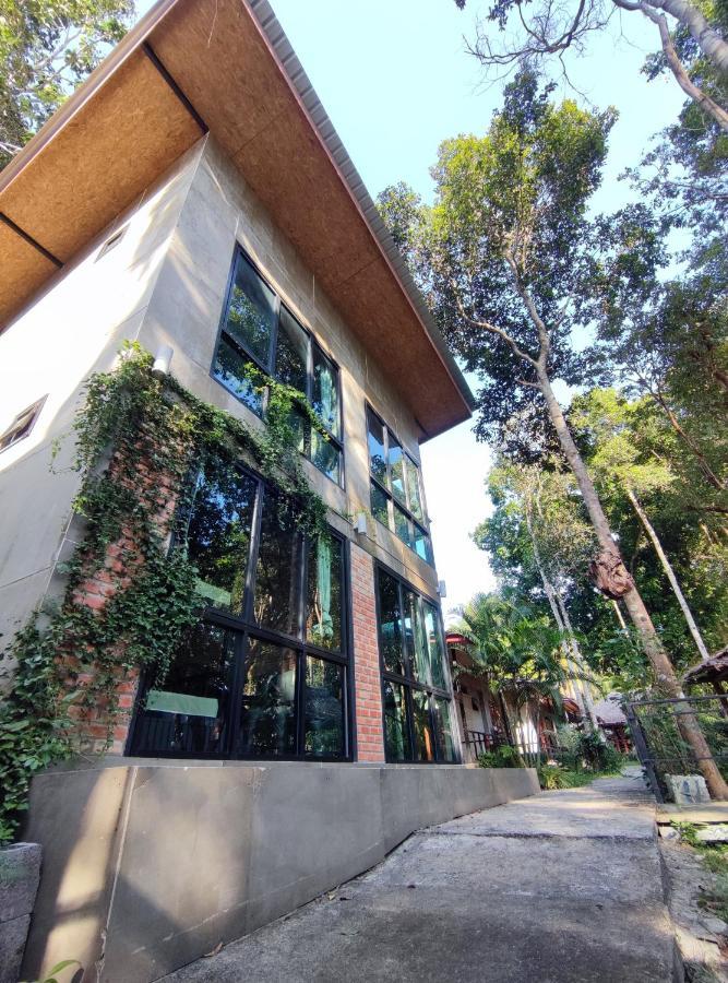 Blanco Hostel Lanta 18 To 35 Koh Lanta Ngoại thất bức ảnh