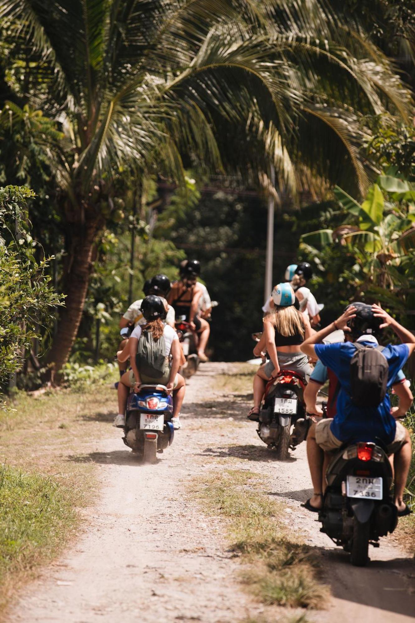Blanco Hostel Lanta 18 To 35 Koh Lanta Ngoại thất bức ảnh
