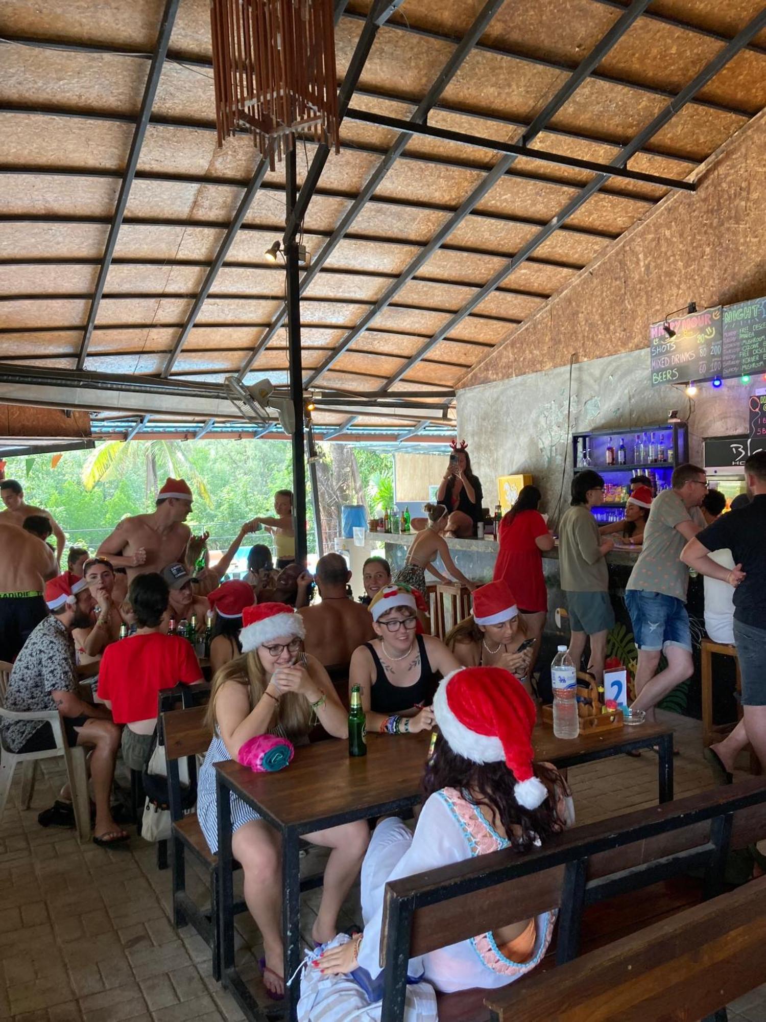 Blanco Hostel Lanta 18 To 35 Koh Lanta Ngoại thất bức ảnh